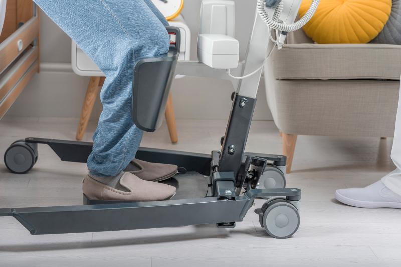 Grúa de Bipedestación Invacare ISA Compact | Con Baterías - Imagen 4